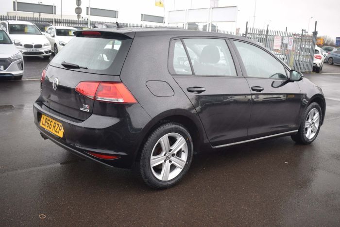 Volkswagen Golf 1.4 TSI BlueMotion Tech Match Edition DSG (s/s) 5dr Auto Hatchback Petrol Black