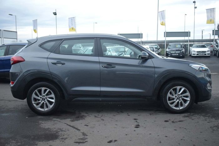 Hyundai Tucson 1.7 CRDi Blue Drive SE DCT (s/s) 5dr Auto SUV Diesel Grey