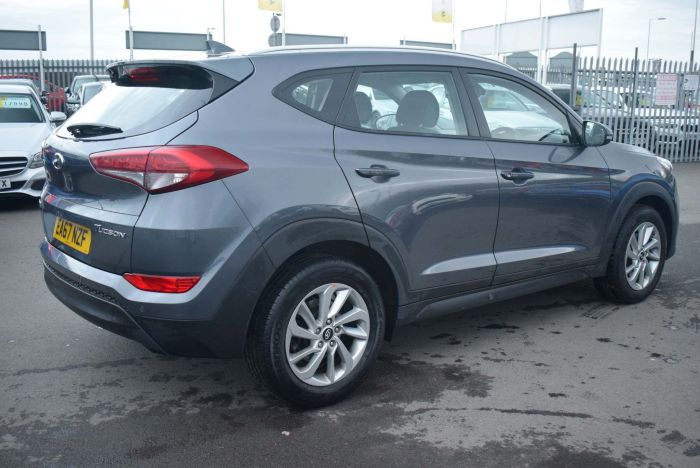 Hyundai Tucson 1.7 CRDi Blue Drive SE DCT (s/s) 5dr Auto SUV Diesel Grey