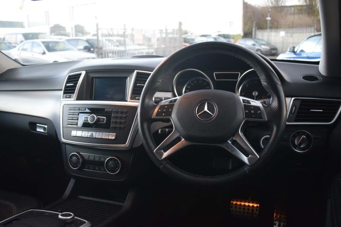 Mercedes-Benz M Class 2.1 ML250 CDI BlueTEC AMG Sport 7G-Tronic Plus 4x4 5dr Auto SUV Diesel Silver