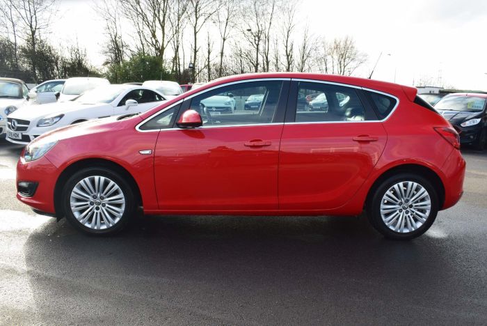 Vauxhall Astra 1.4i Excite 5dr Hatchback Petrol Red