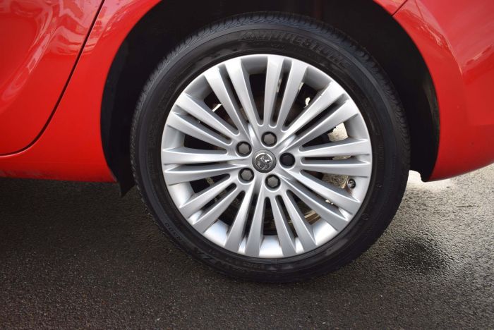 Vauxhall Astra 1.4i Excite 5dr Hatchback Petrol Red