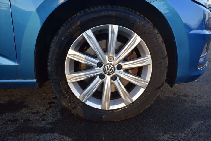 Volkswagen Touran 2.0 TDI BlueMotion Tech SEL (s/s) 5dr MPV Diesel Blue