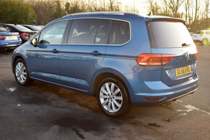 Volkswagen Touran 2.0 TDI BlueMotion Tech SEL (s/s) 5dr MPV Diesel Blue