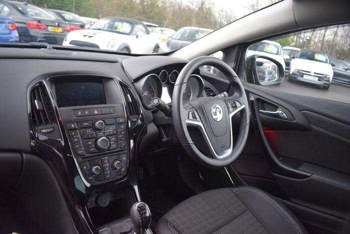 Vauxhall Astra GTC 1.4i Turbo SRi (s/s) 3dr Coupe Petrol Black