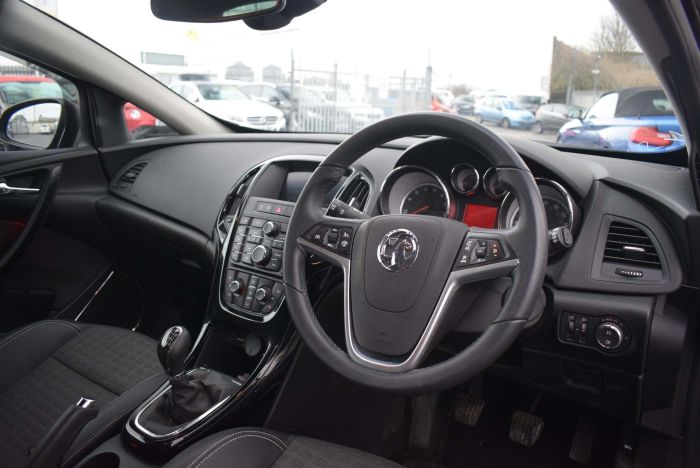 Vauxhall Astra GTC 1.4i Turbo SRi (s/s) 3dr Coupe Petrol Black