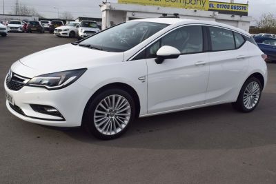Vauxhall Astra 1.6 CDTi ecoFLEX Elite Nav (s/s) 5dr Hatchback Diesel WhiteVauxhall Astra 1.6 CDTi ecoFLEX Elite Nav (s/s) 5dr Hatchback Diesel White at Motor Finance 4u Tunbridge Wells