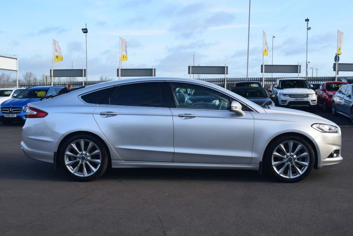 Ford Mondeo 2.0 TDCi Titanium Powershift (s/s) 5dr Auto Hatchback Diesel Silver