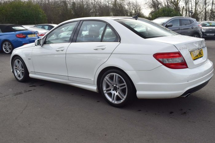 Mercedes-Benz C Class 2.1 C200 CDI BlueEFFICIENCY Sport 4dr Auto Saloon Diesel White