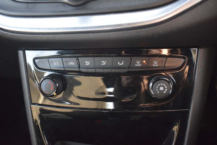 Vauxhall Astra 1.4i Turbo SRi 5dr Hatchback Petrol Silver