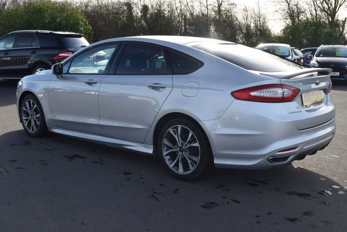 Ford Mondeo 2.0 TDCi ST-Line Powershift (s/s) 5dr Auto Hatchback Diesel Silver