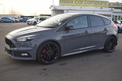 Ford Focus 2.0T EcoBoost ST-3 (s/s) 5dr Hatchback Petrol GreyFord Focus 2.0T EcoBoost ST-3 (s/s) 5dr Hatchback Petrol Grey at Motor Finance 4u Tunbridge Wells