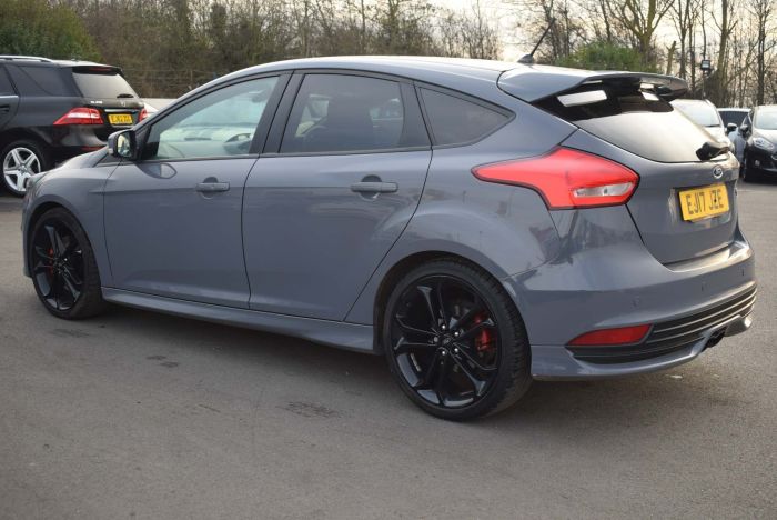 Ford Focus 2.0T EcoBoost ST-3 (s/s) 5dr Hatchback Petrol Grey