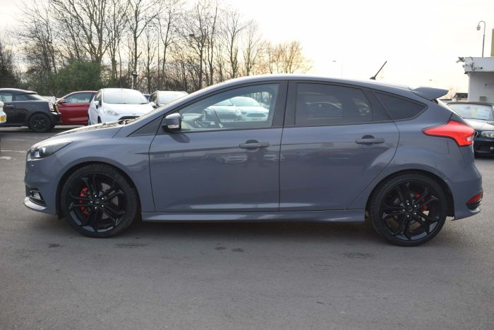 Ford Focus 2.0T EcoBoost ST-3 (s/s) 5dr Hatchback Petrol Grey