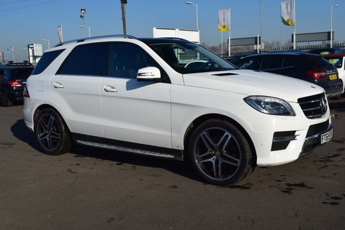 Mercedes-Benz M Class 3.0 ML350 CDI BlueTEC AMG Line (Premium Plus) 7G-Tronic Plus 4MATIC 5dr Au SUV Diesel White