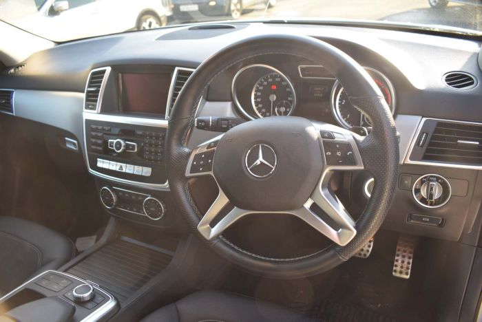 Mercedes-Benz M Class 3.0 ML350 CDI BlueTEC AMG Line (Premium Plus) 7G-Tronic Plus 4MATIC 5dr Au SUV Diesel White