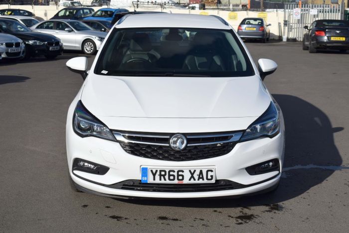 Vauxhall Astra 1.6 CDTi Elite Nav Sports Tourer Auto 5dr Estate Diesel White