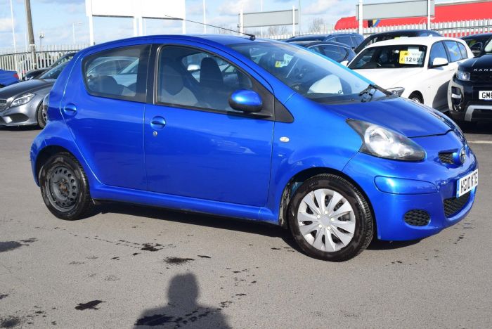 Toyota Aygo 1.0 VVT-i Blue Blue Multimode 5dr Auto Hatchback Petrol Blue