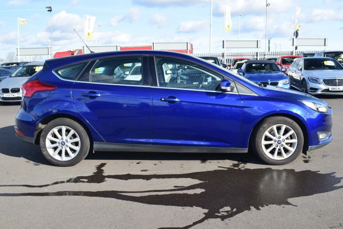 Ford Focus 1.5 TDCi Titanium (s/s) 5dr Hatchback Diesel Blue