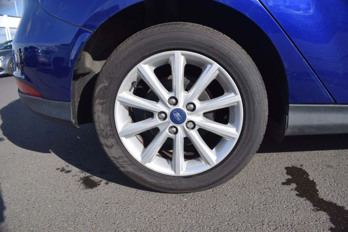 Ford Focus 1.5 TDCi Titanium (s/s) 5dr Hatchback Diesel Blue