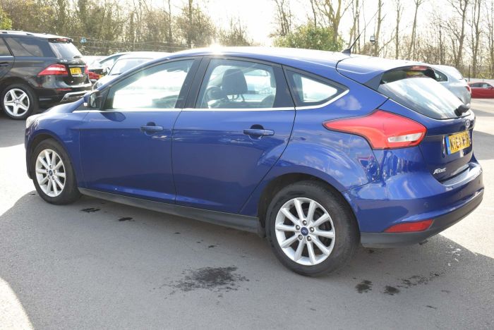 Ford Focus 1.5 TDCi Titanium (s/s) 5dr Hatchback Diesel Blue