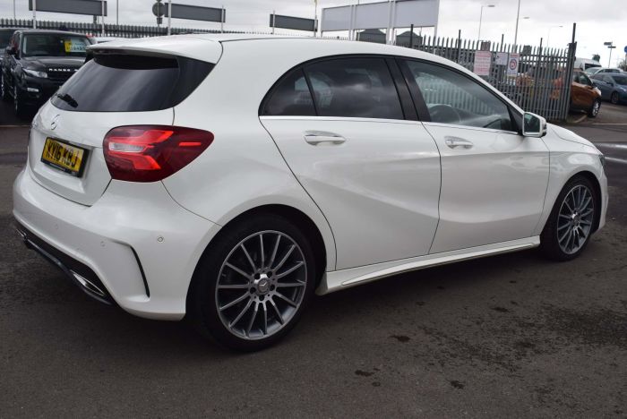 Mercedes-Benz A Class 2.1 A200d AMG Line (Premium Plus) 7G-DCT (s/s) 5dr Auto Hatchback Diesel White