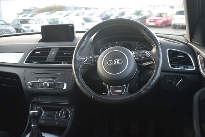 Audi Q3 2.0 TDI S line (s/s) 5dr SUV Diesel Grey