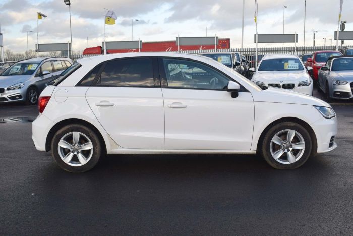 Audi A1 1.0 TFSI SE Sportback (s/s) 5dr Hatchback Petrol White