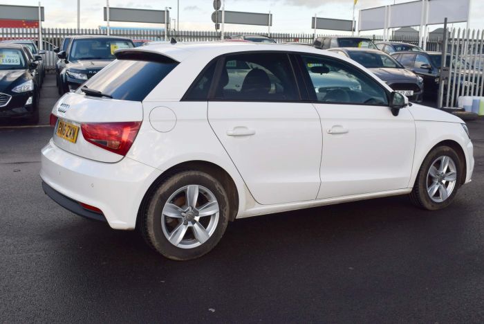 Audi A1 1.0 TFSI SE Sportback (s/s) 5dr Hatchback Petrol White