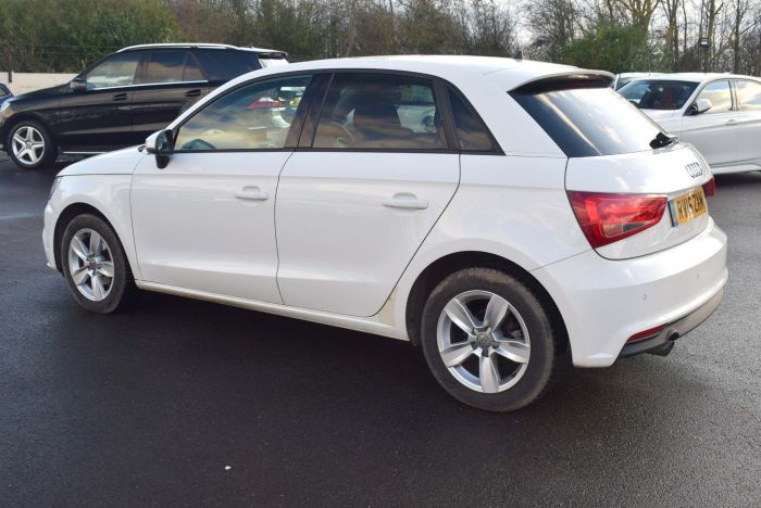 Audi A1 1.0 TFSI SE Sportback (s/s) 5dr Hatchback Petrol White