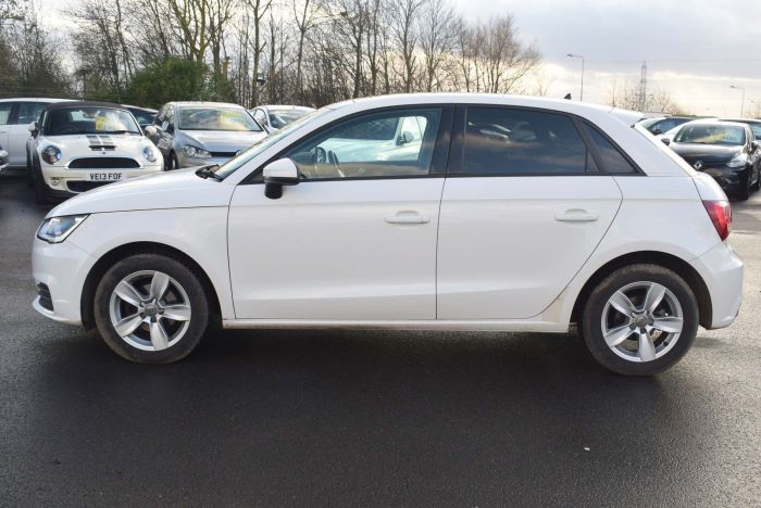 Audi A1 1.0 TFSI SE Sportback (s/s) 5dr Hatchback Petrol White