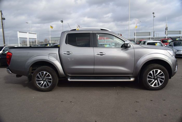 Nissan Navara 2.3 dCi Tekna Double Cab Pickup Auto 4WD 4dr Pickup Diesel Grey