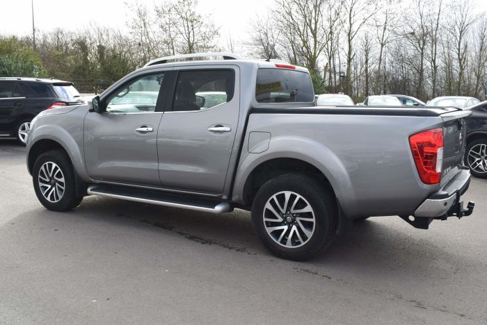 Nissan Navara 2.3 dCi Tekna Double Cab Pickup Auto 4WD 4dr Pickup Diesel Grey