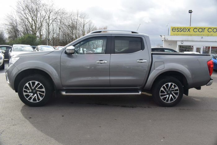 Nissan Navara 2.3 dCi Tekna Double Cab Pickup Auto 4WD 4dr Pickup Diesel Grey