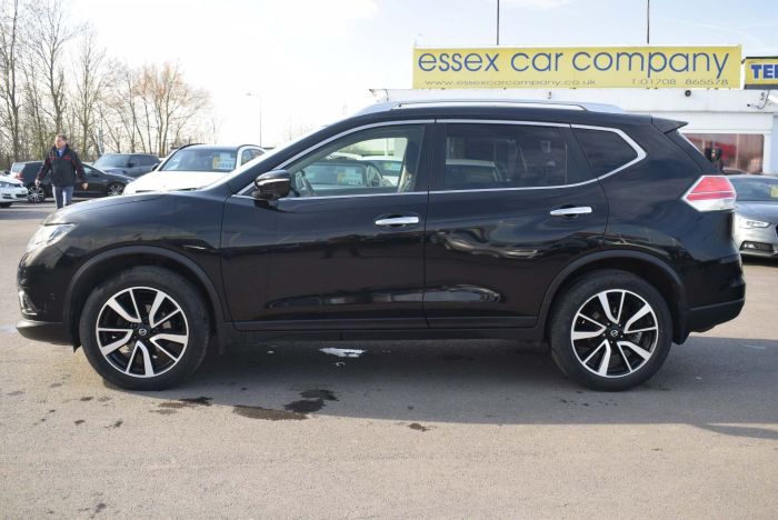 Nissan X Trail 1.6 dCi Tekna XTRON (s/s) 5dr Auto SUV Diesel Black