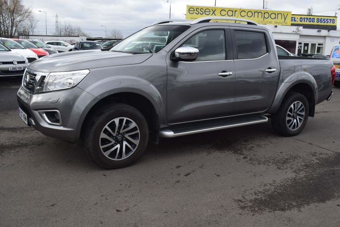 Nissan Navara 2.3 dCi Tekna Double Cab Pickup 4WD (s/s) 4dr Pickup Diesel Grey