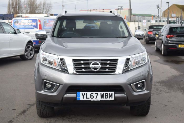 Nissan Navara 2.3 dCi Tekna Double Cab Pickup 4WD (s/s) 4dr Pickup Diesel Grey