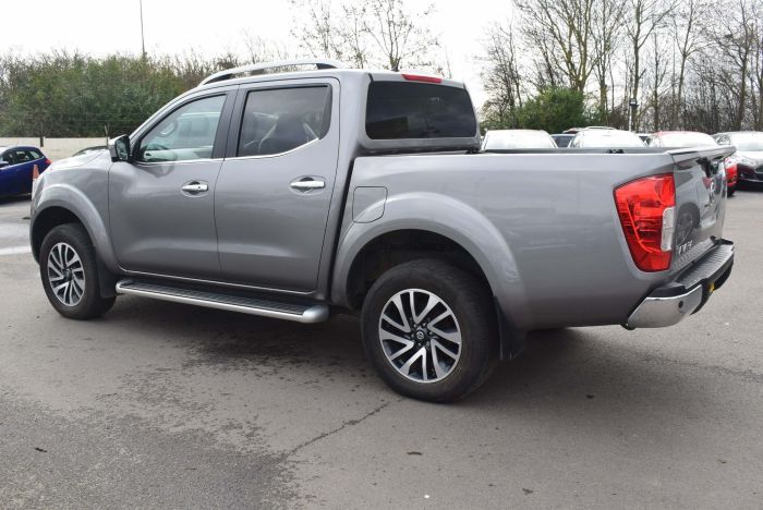 Nissan Navara 2.3 dCi Tekna Double Cab Pickup 4WD (s/s) 4dr Pickup Diesel Grey