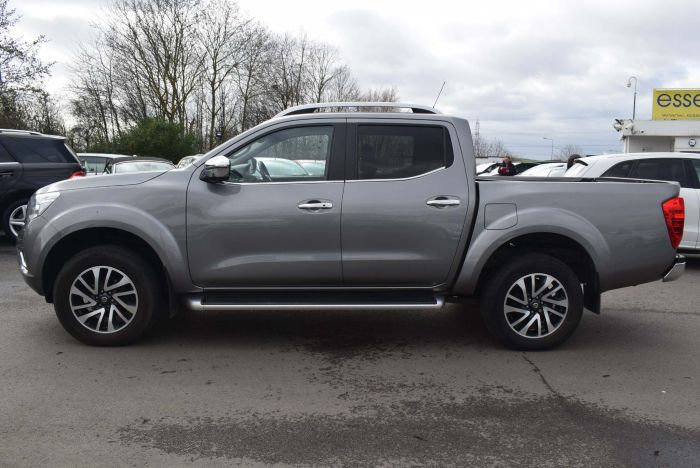 Nissan Navara 2.3 dCi Tekna Double Cab Pickup 4WD (s/s) 4dr Pickup Diesel Grey