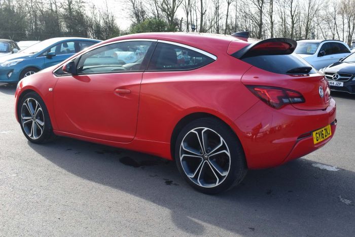 Vauxhall Astra GTC 1.6 CDTi ecoFLEX Limited Edition (s/s) 3dr Coupe Diesel Red