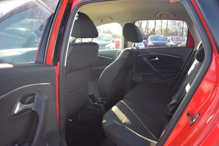 Volkswagen Polo 1.2 TSI BlueMotion Tech SE DSG (s/s) 5dr Auto Hatchback Petrol Red