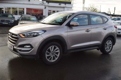 Hyundai Tucson 1.7 CRDi Blue Drive SE DCT (s/s) 5dr Auto SUV Diesel BeigeHyundai Tucson 1.7 CRDi Blue Drive SE DCT (s/s) 5dr Auto SUV Diesel Beige at Motor Finance 4u Tunbridge Wells