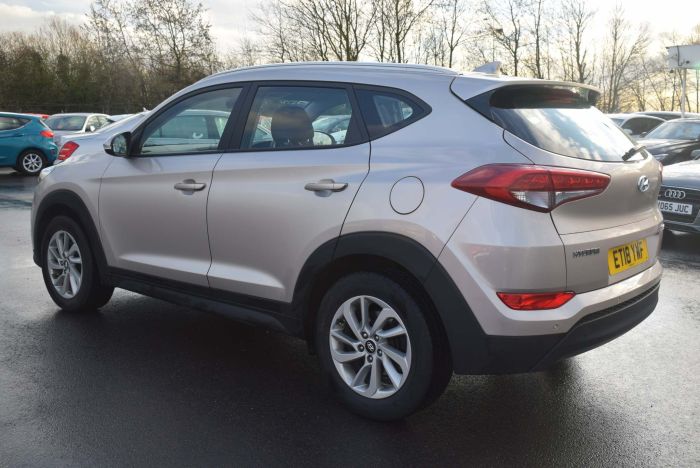 Hyundai Tucson 1.7 CRDi Blue Drive SE DCT (s/s) 5dr Auto SUV Diesel Beige