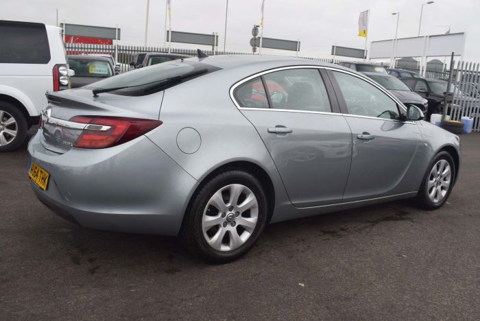 Vauxhall Insignia 2.0 CDTi ecoFLEX Tech Line (s/s) 5dr Hatchback Diesel Silver