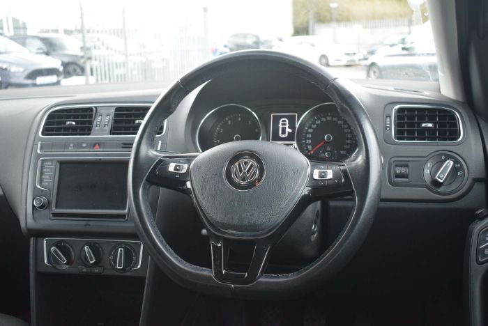 Volkswagen Polo 1.2 TSI BlueMotion Tech SE (s/s) 5dr Hatchback Petrol Black