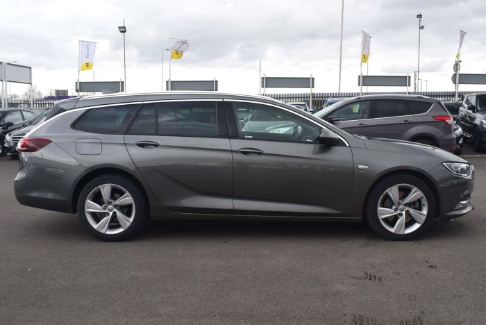 Vauxhall Insignia 2.0 Turbo D BlueInjection SRi Nav Sports Tourer Auto (s/s) 5dr Estate Diesel Grey