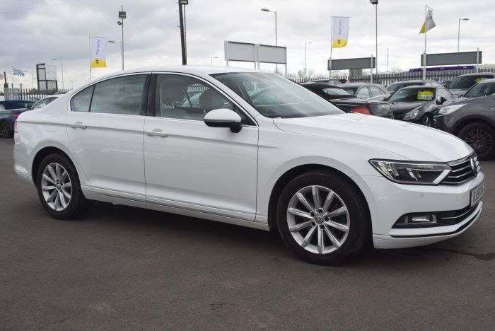 Volkswagen Passat 2.0 TDI BlueMotion Tech SE Business DSG (s/s) 4dr Auto Saloon Diesel White