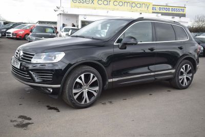 Volkswagen Touareg 3.0 TDI V6 BlueMotion Tech R-Line Tiptronic 4WD (s/s) 5dr SUV Diesel BlackVolkswagen Touareg 3.0 TDI V6 BlueMotion Tech R-Line Tiptronic 4WD (s/s) 5dr SUV Diesel Black at Motor Finance 4u Tunbridge Wells