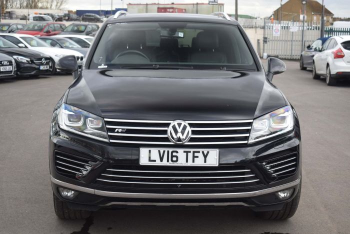 Volkswagen Touareg 3.0 TDI V6 BlueMotion Tech R-Line Tiptronic 4WD (s/s) 5dr SUV Diesel Black