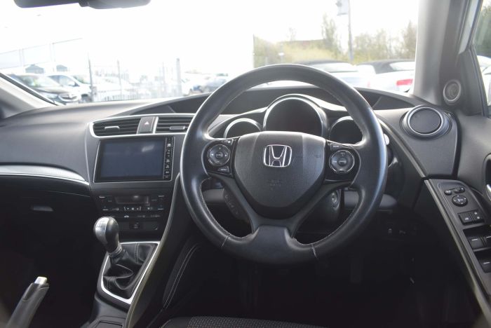 Honda Civic 1.8 i-VTEC SE Plus (s/s) 5dr Hatchback Petrol White